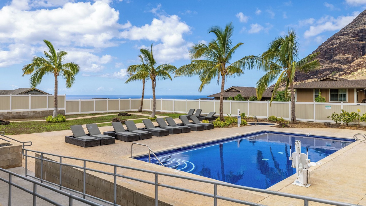 Photo of Outdoor in Makaha Valley