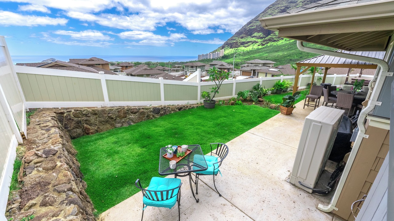 Photo of Outdoor in Makaha Valley