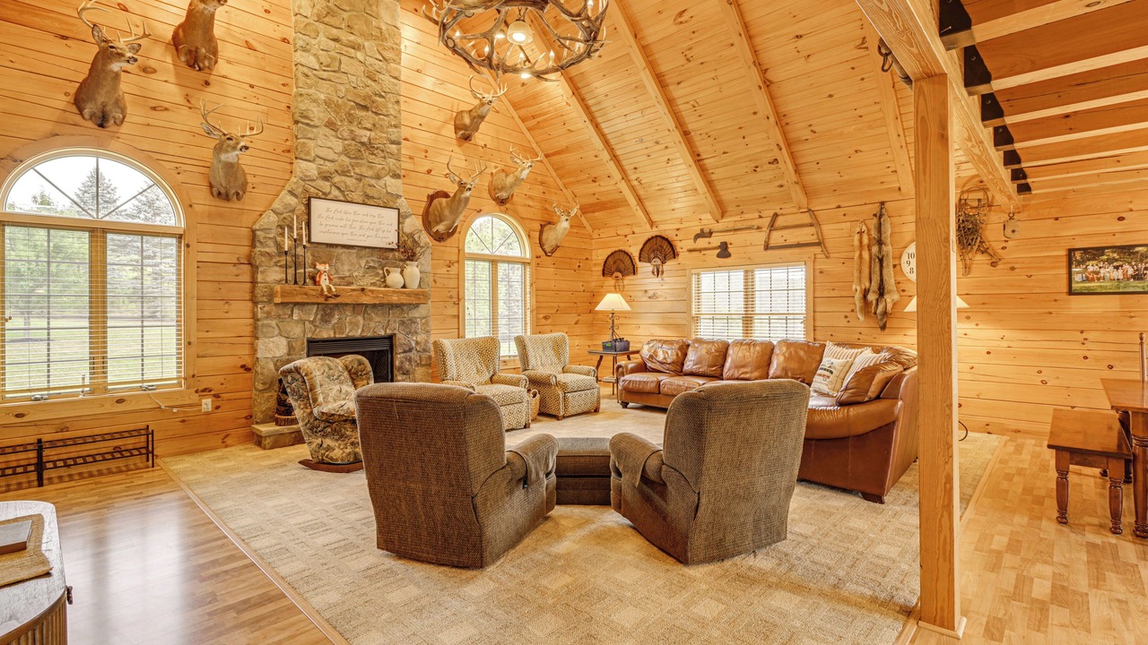 Photo of Livingroom in Harrison Valley