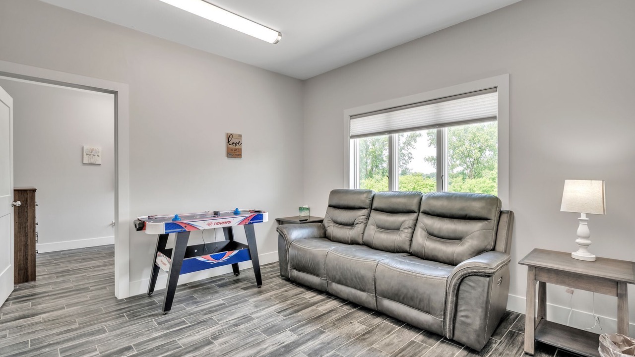 Photo of Livingroom in Grass Lake