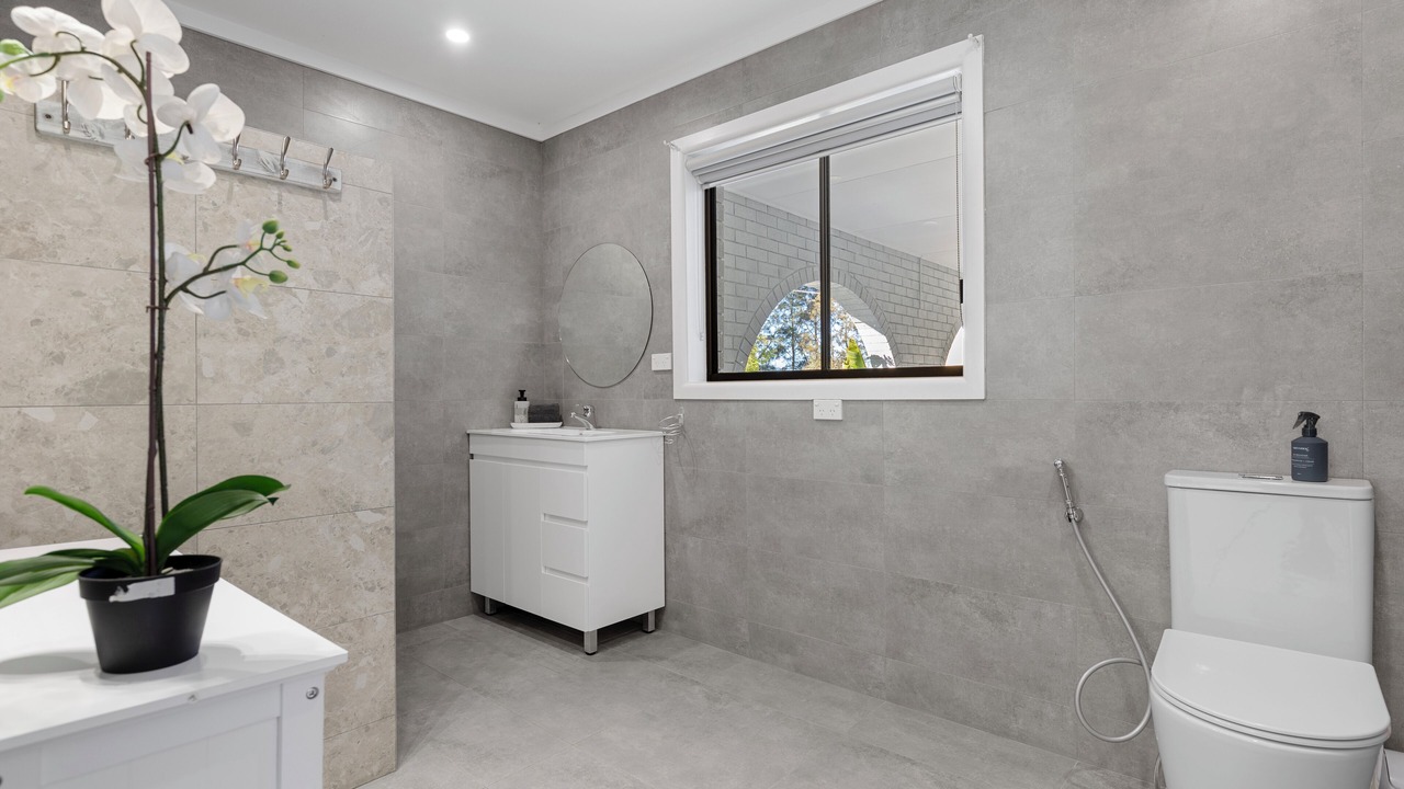 Photo of Bathroom in Buff Point