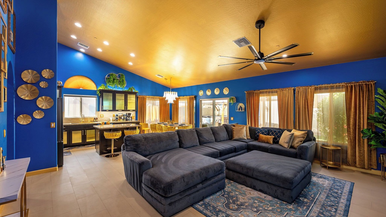 Photo of Livingroom in New Papago Parkway