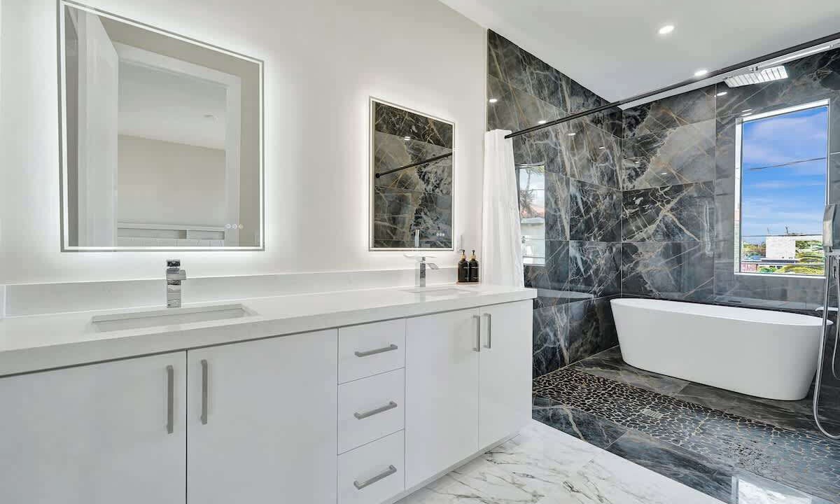 Photo of Bathroom in Lake Ridge
