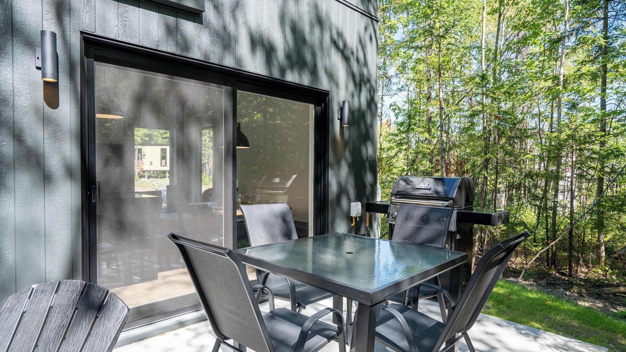 Photo of Outdoor in Adstock