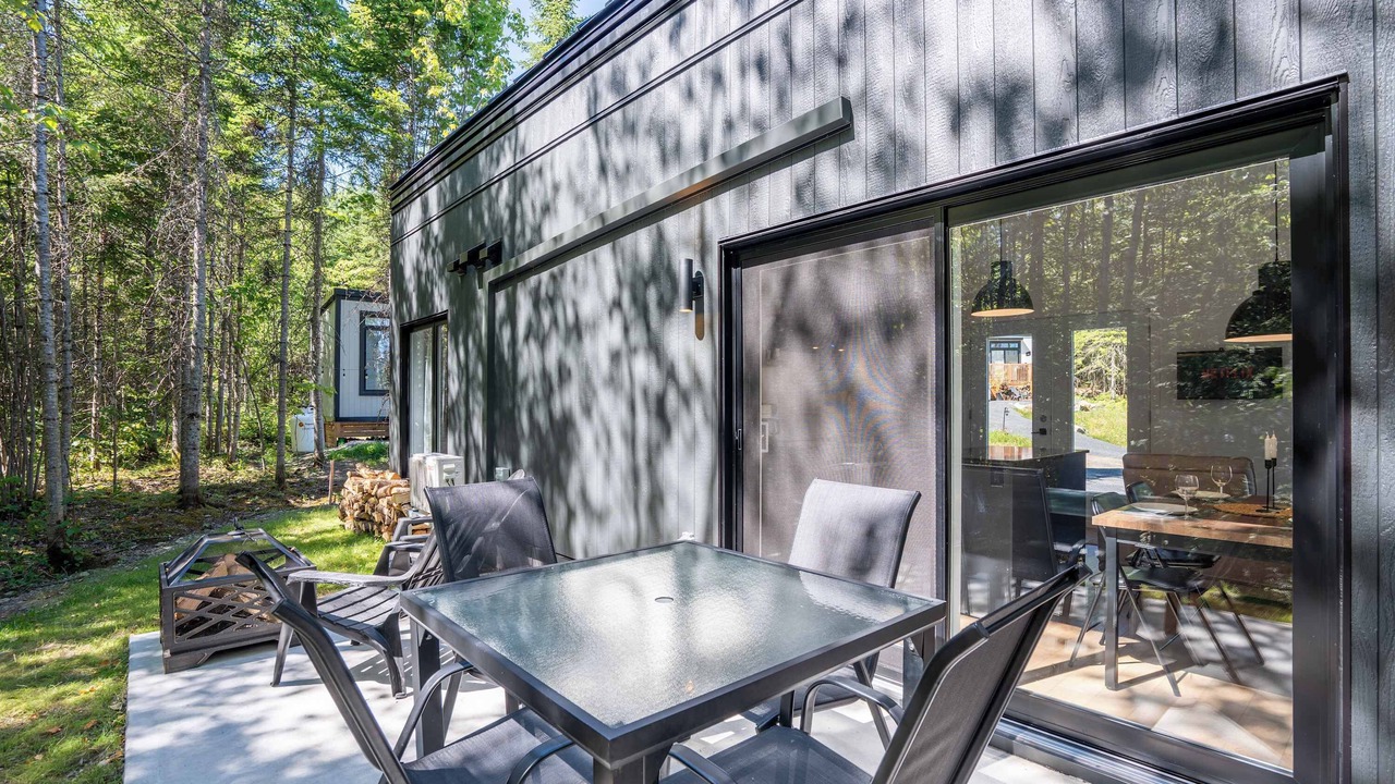 Photo of Outdoor in Adstock