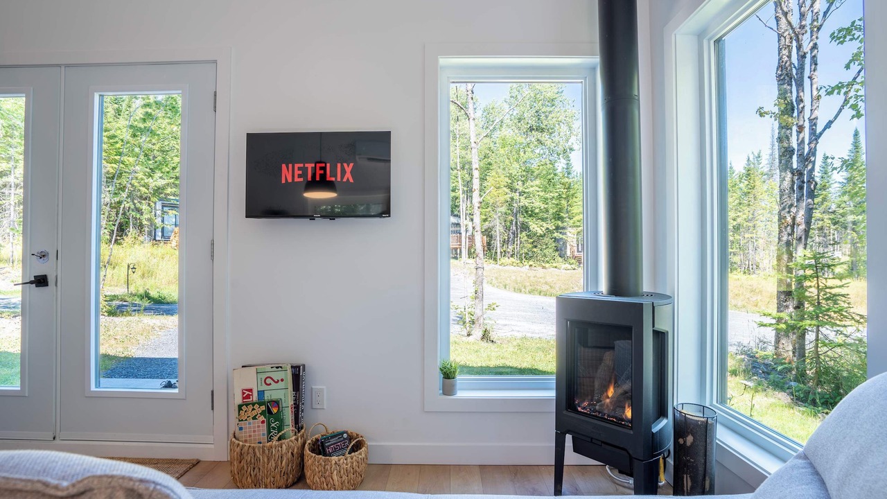 Photo of Bedroom in Adstock