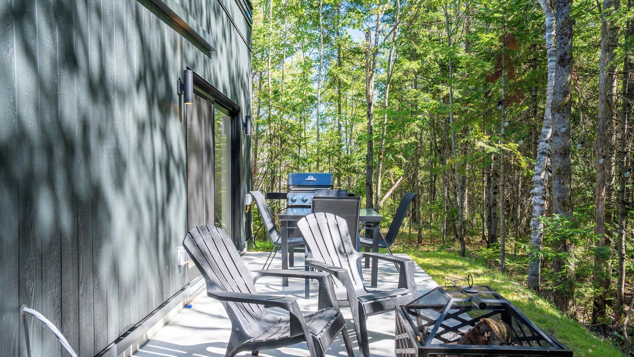 Photo of Outdoor in Adstock