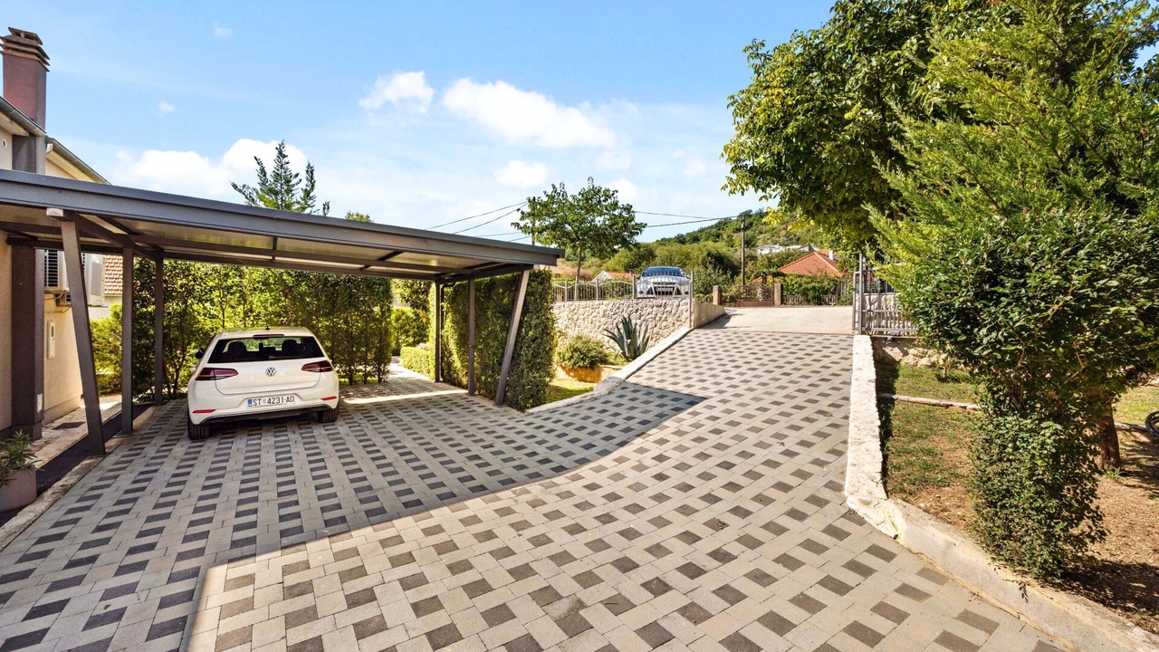 Photo of Outdoor in Drnis