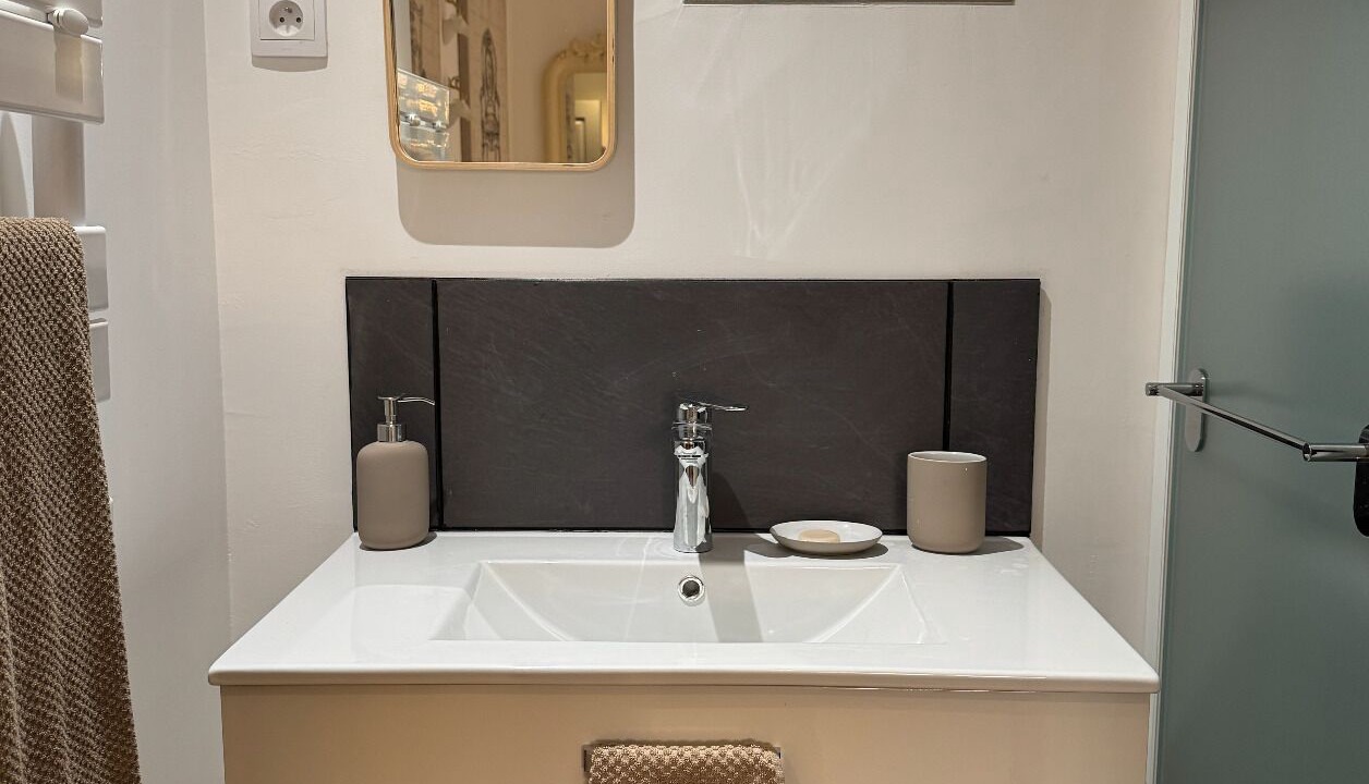 Photo of Bathroom in Savenay