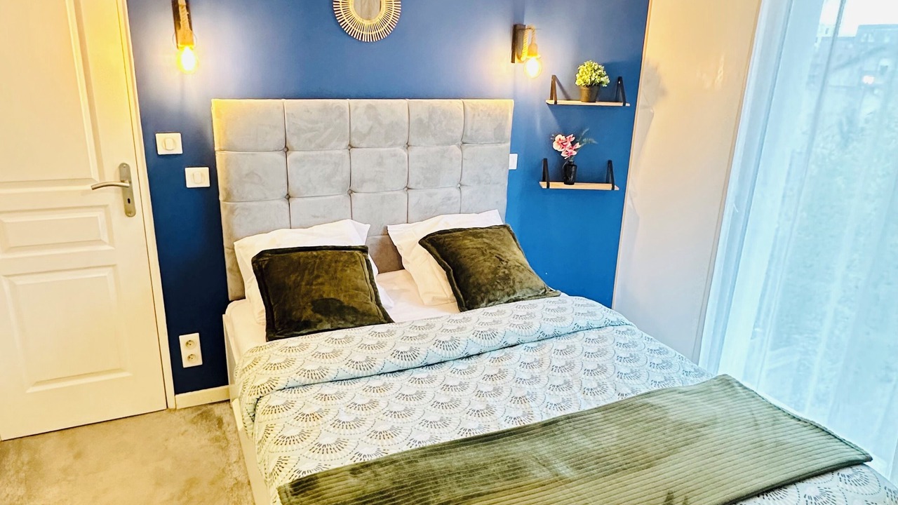 Photo of Bedroom in Colombes