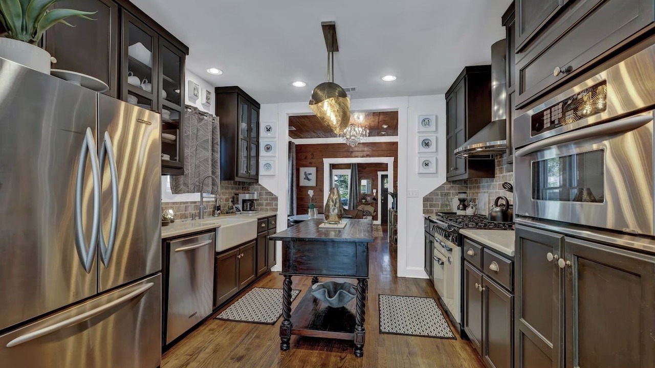 Photo of Kitchen in South River City