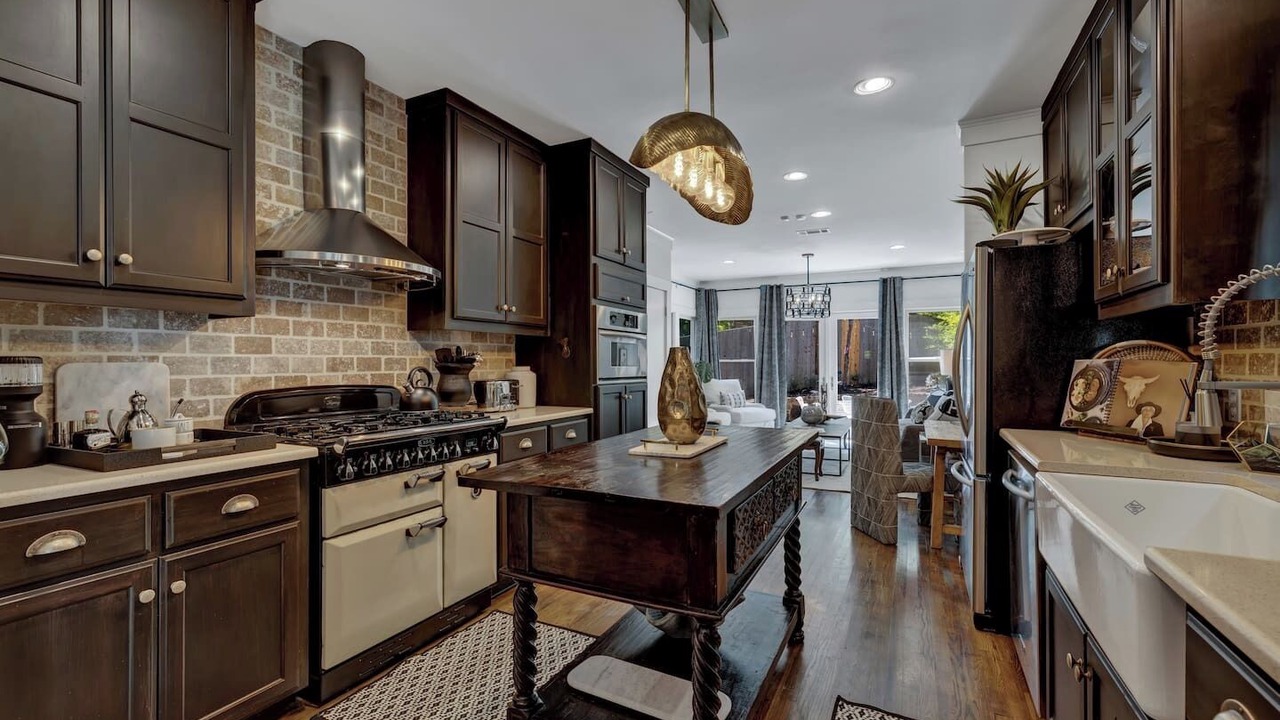 Photo of Kitchen in South River City