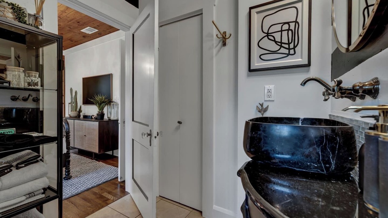 Photo of Bathroom in South River City