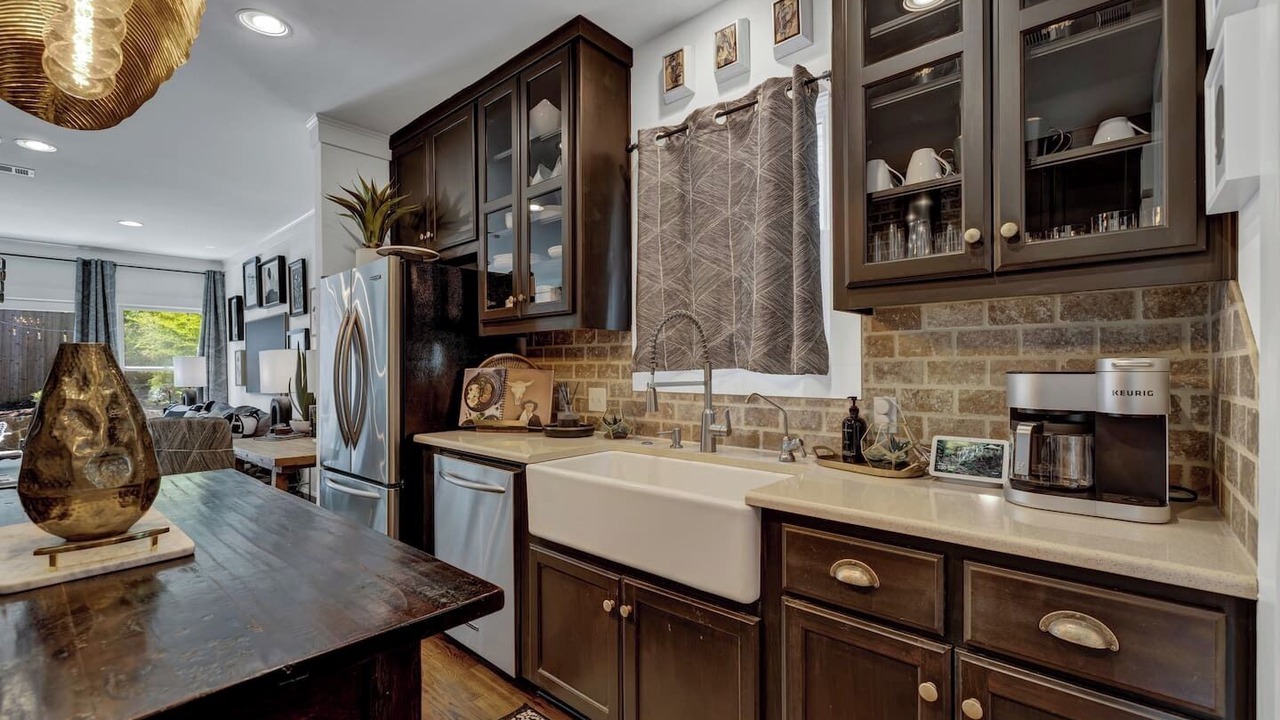 Photo of Kitchen in South River City