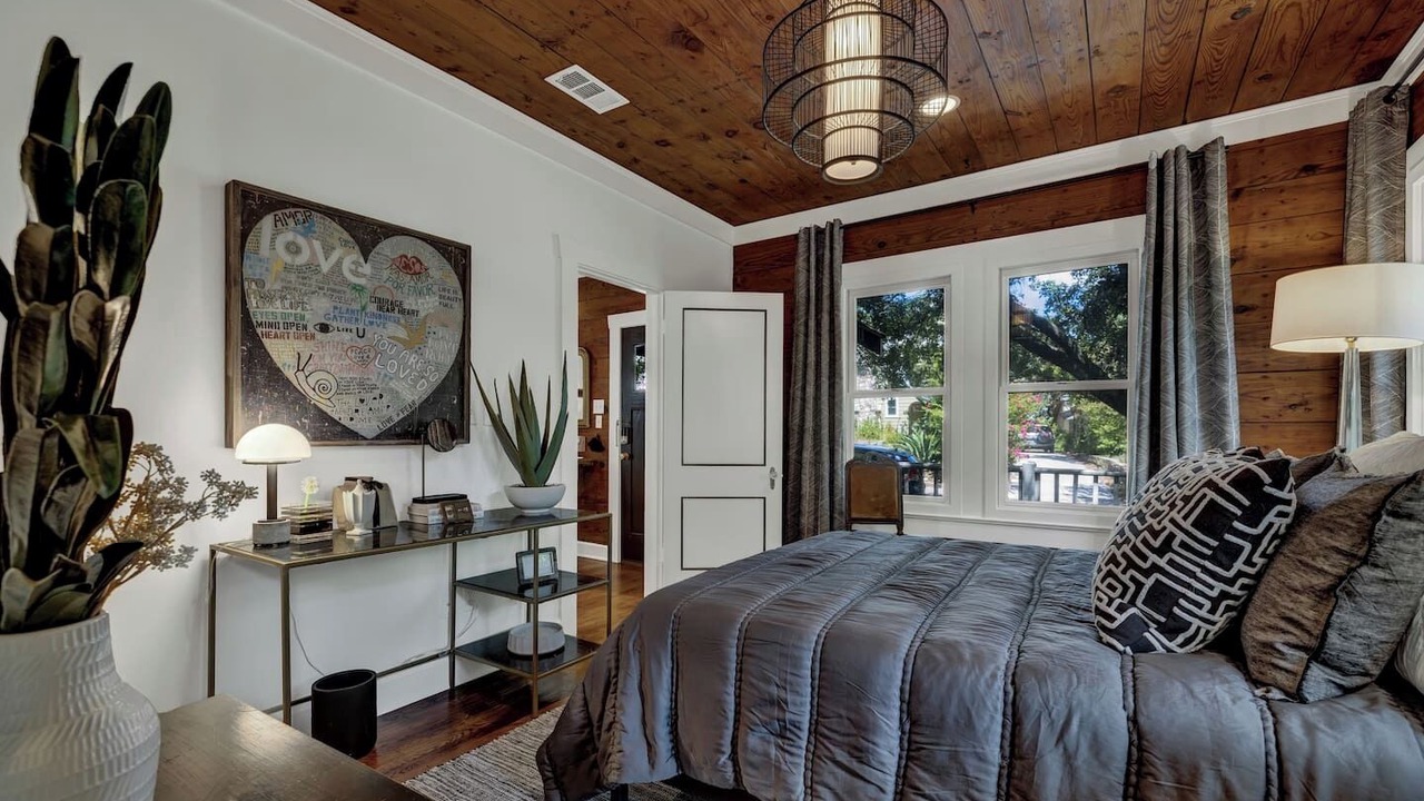 Photo of Bedroom in South River City