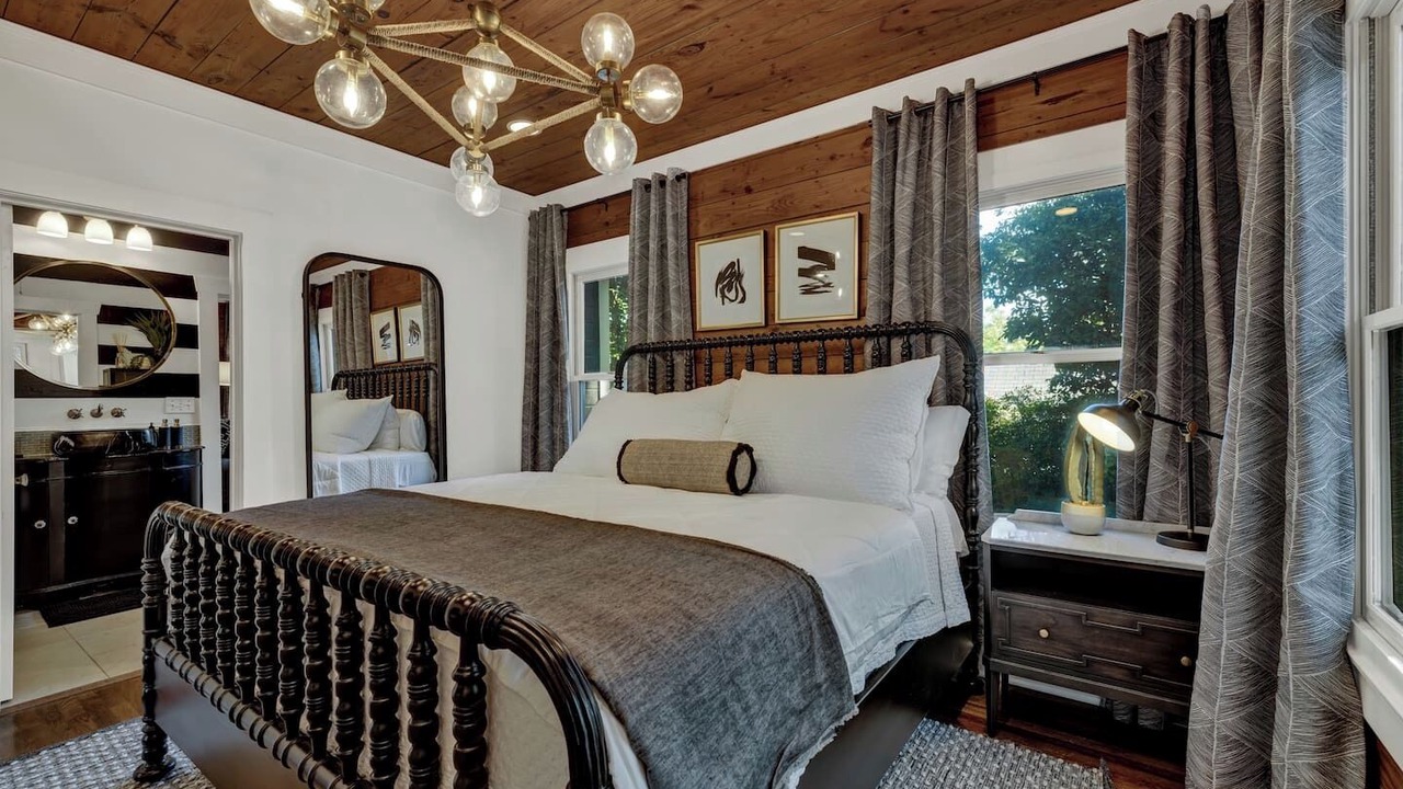 Photo of Bedroom in South River City
