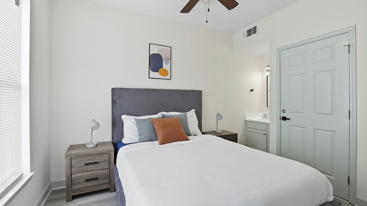 Photo of Bedroom in University District