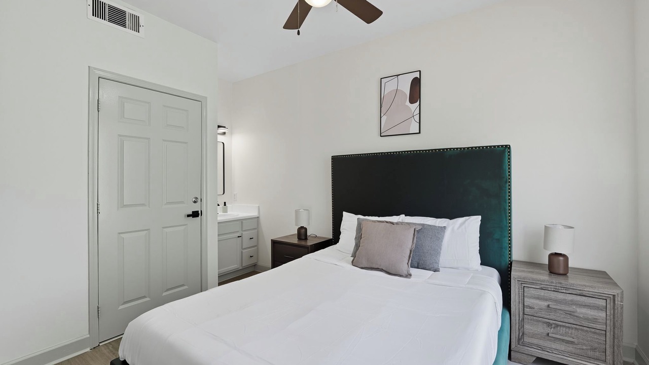 Photo of Bedroom in University District