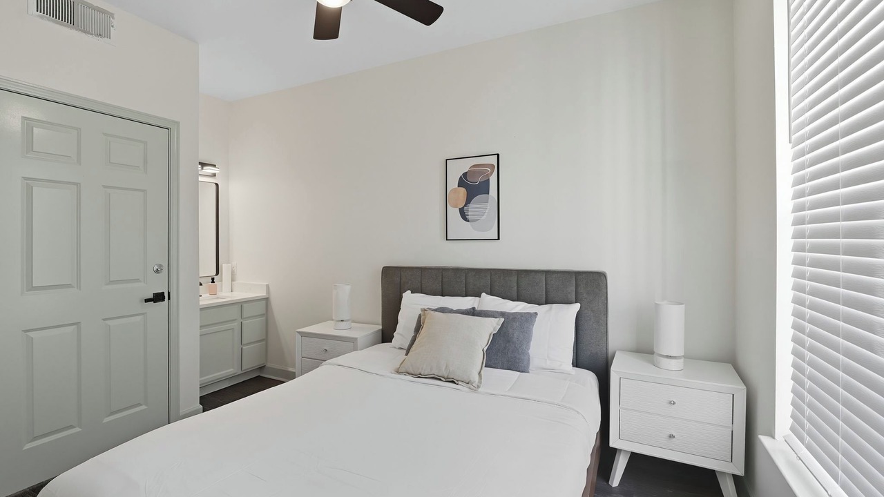 Photo of Bedroom in University District