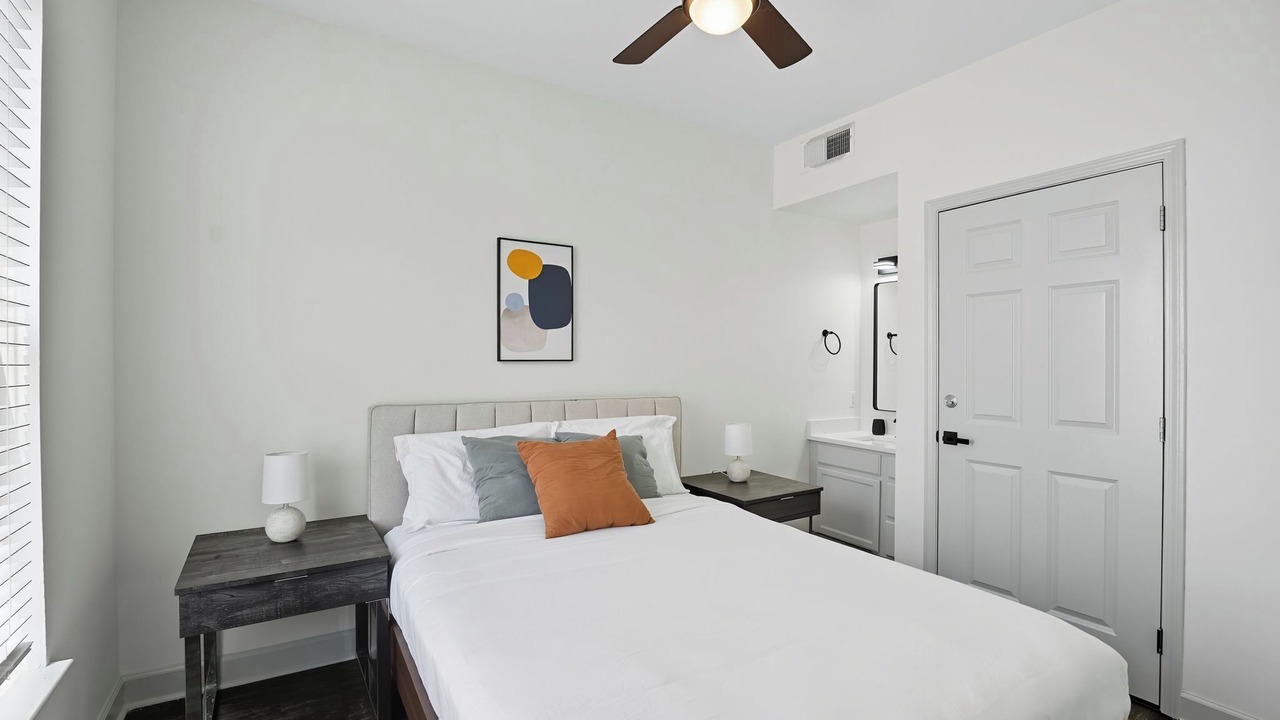 Photo of Bedroom in University District