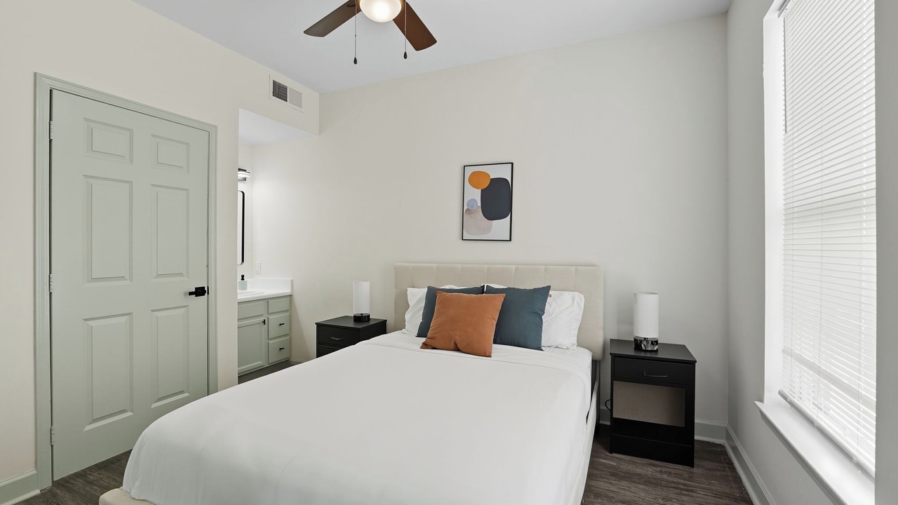 Photo of Bedroom in University District