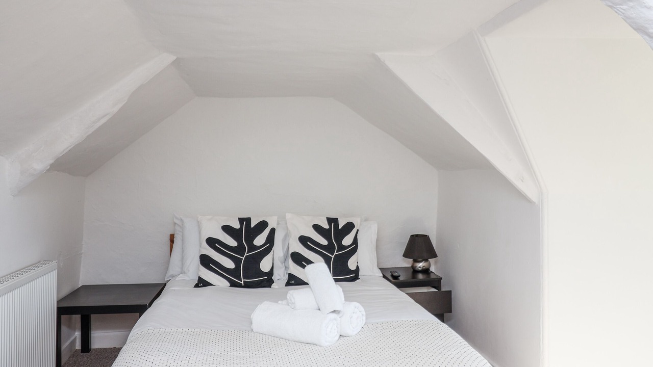 Photo of Bedroom in Newton Ferrers