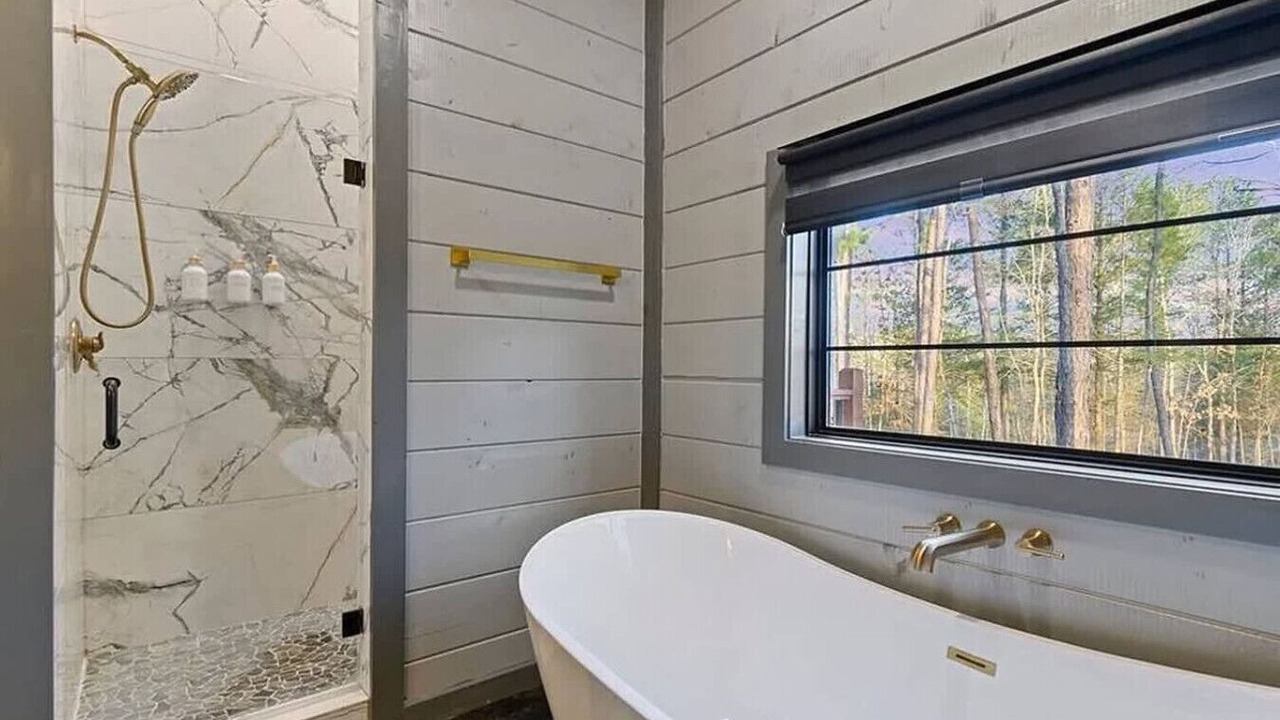 Photo of Bathroom in Broken Bow