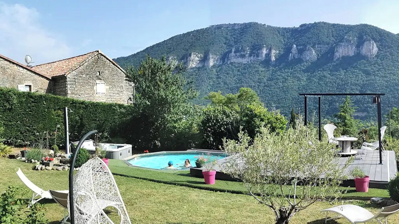 Photo of Outdoor in Mostuejouls