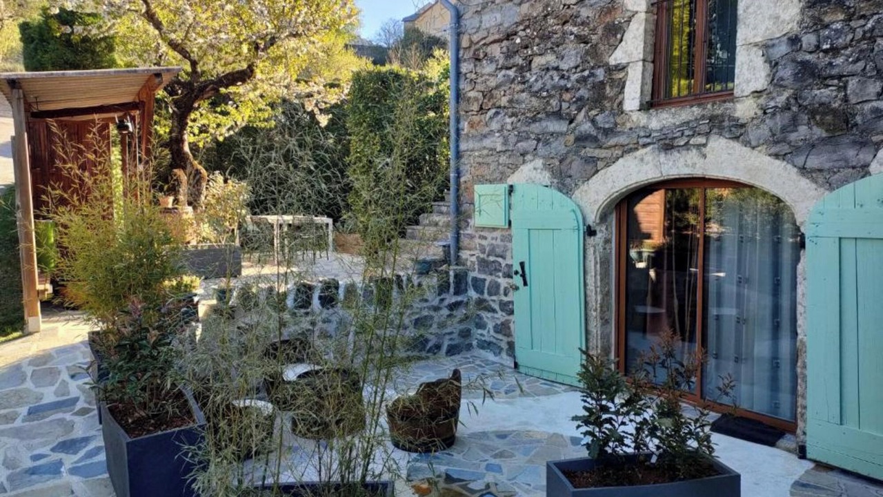 Photo of Patio Balcony in Mostuejouls
