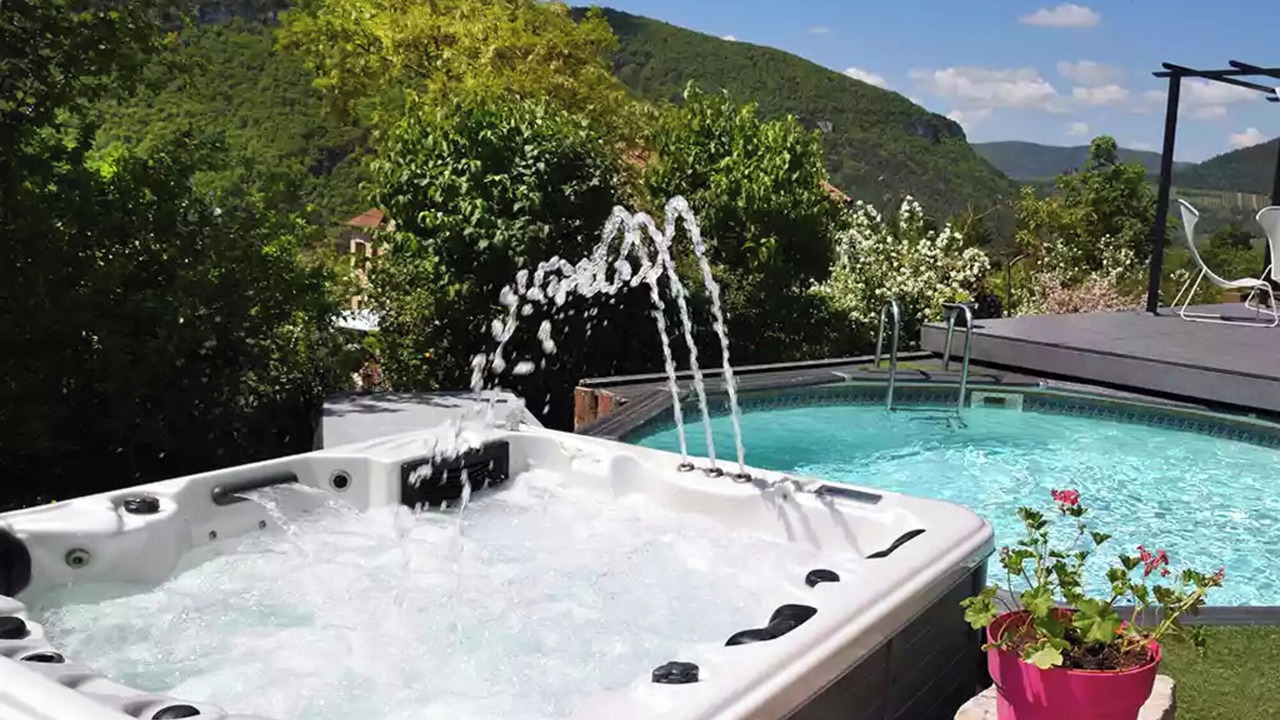 Photo of Outdoor in Mostuejouls