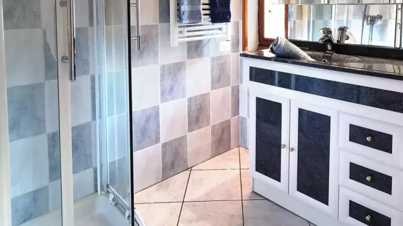 Photo of Bathroom in Mostuejouls