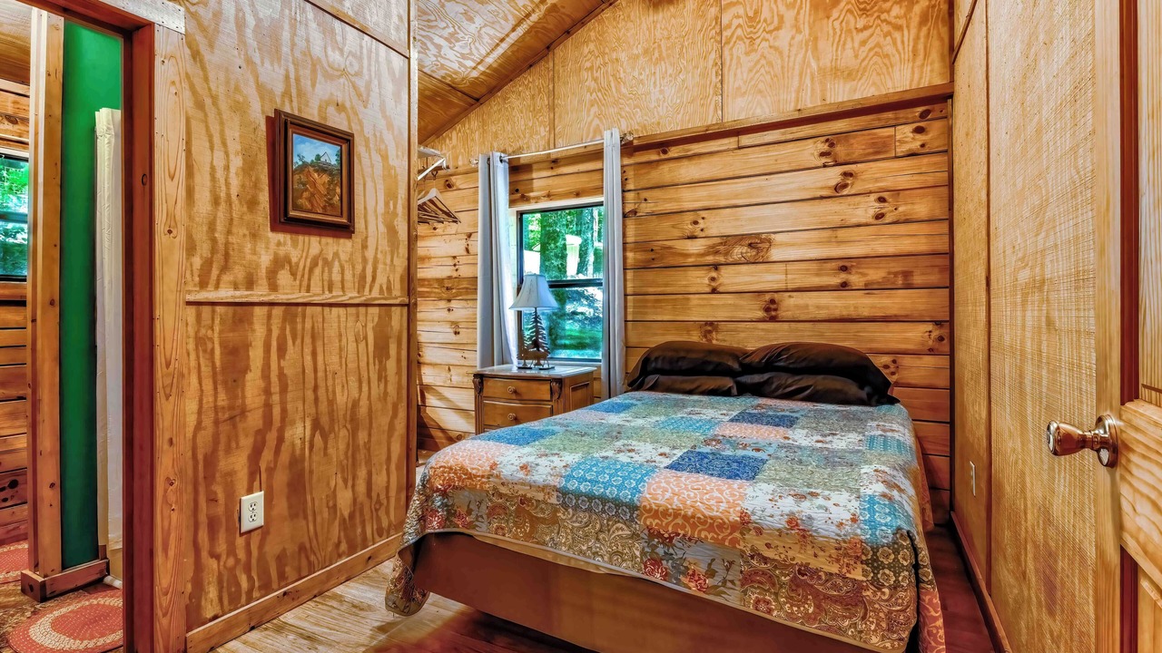 Photo of Bedroom in Cherokee