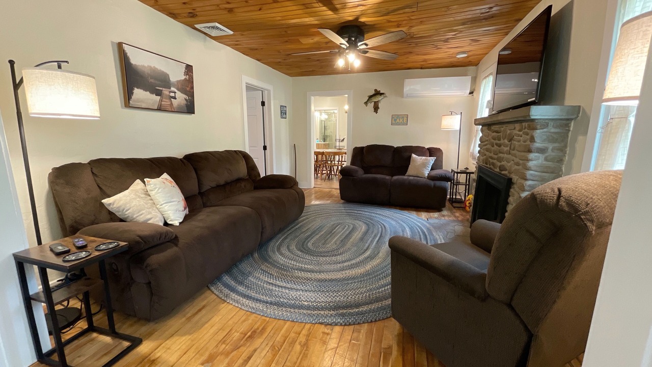 Photo of Livingroom in Saxton