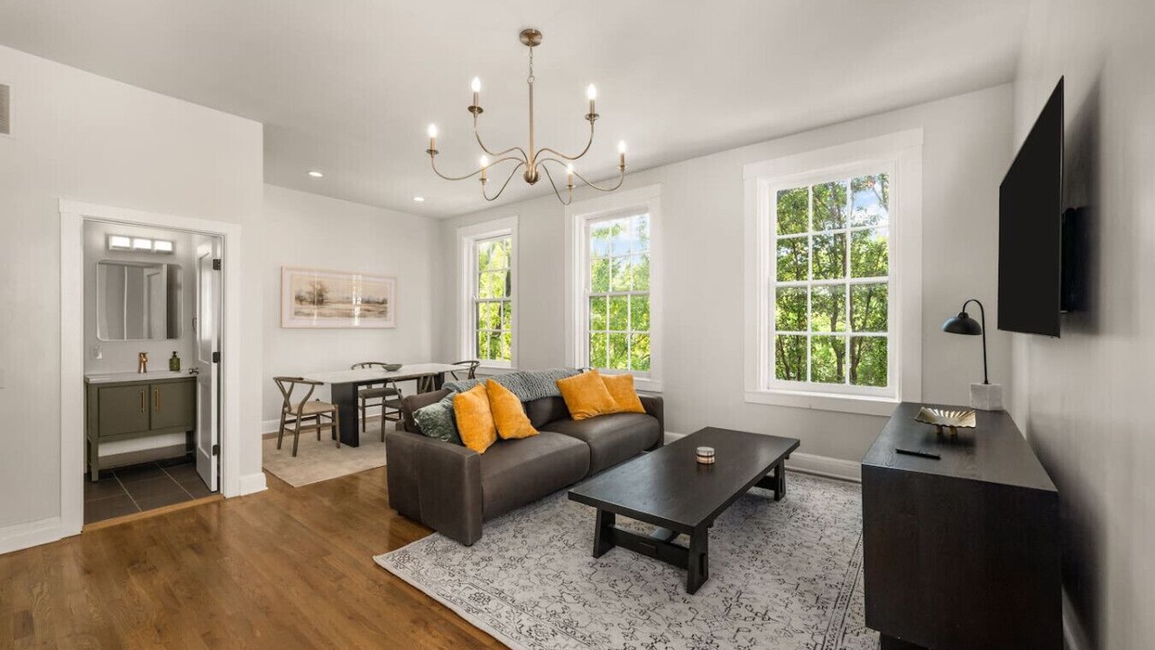 Photo of Livingroom in Pendleton