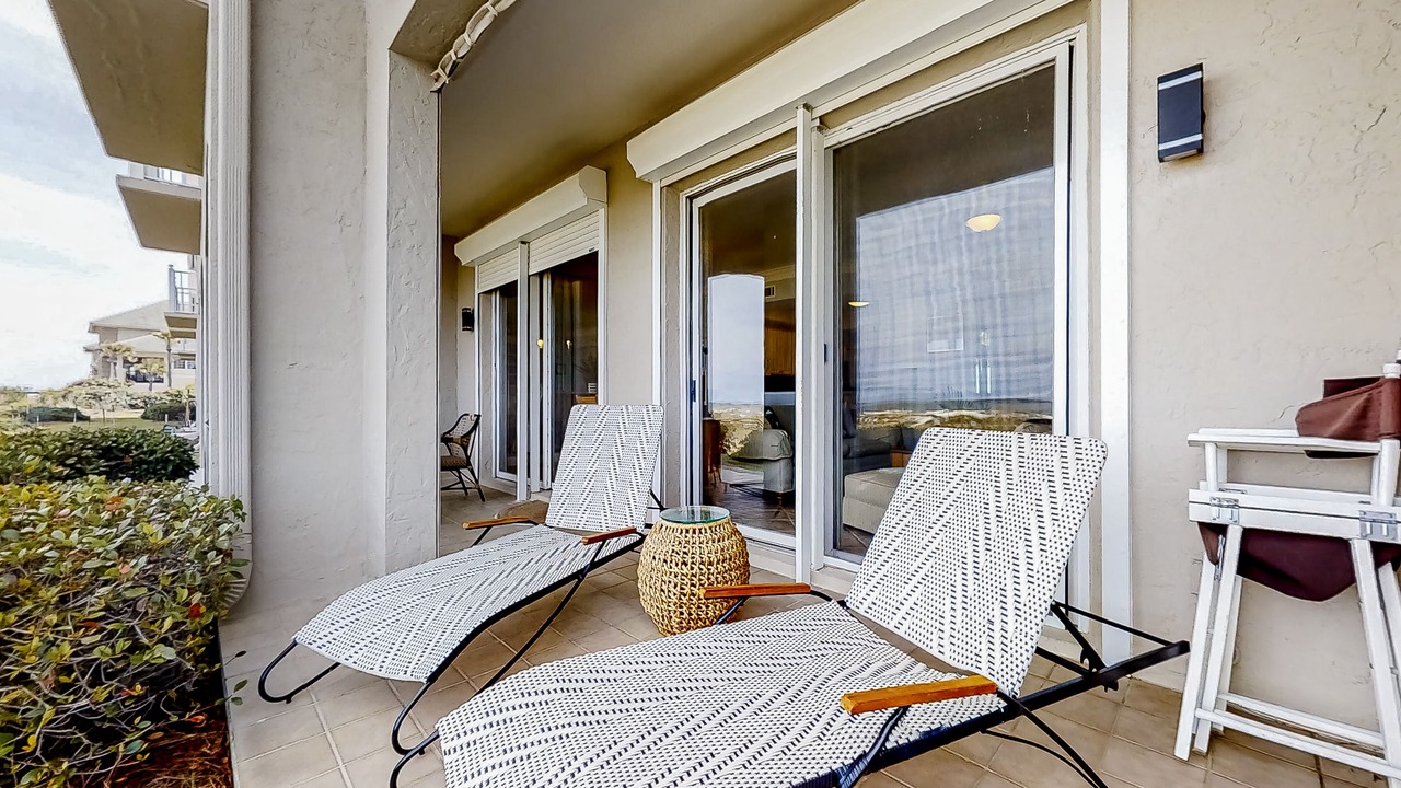 Photo of Patio Balcony in American Beach