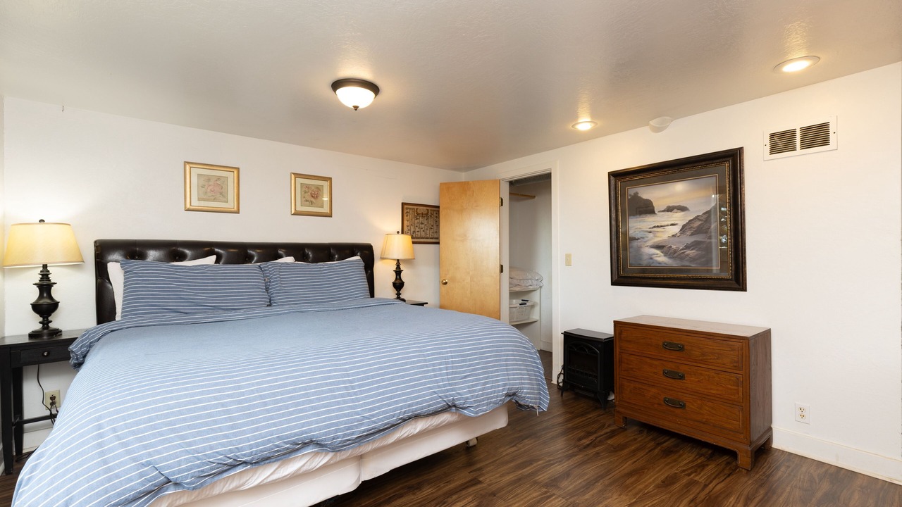 Photo of Bedroom in Lincoln City