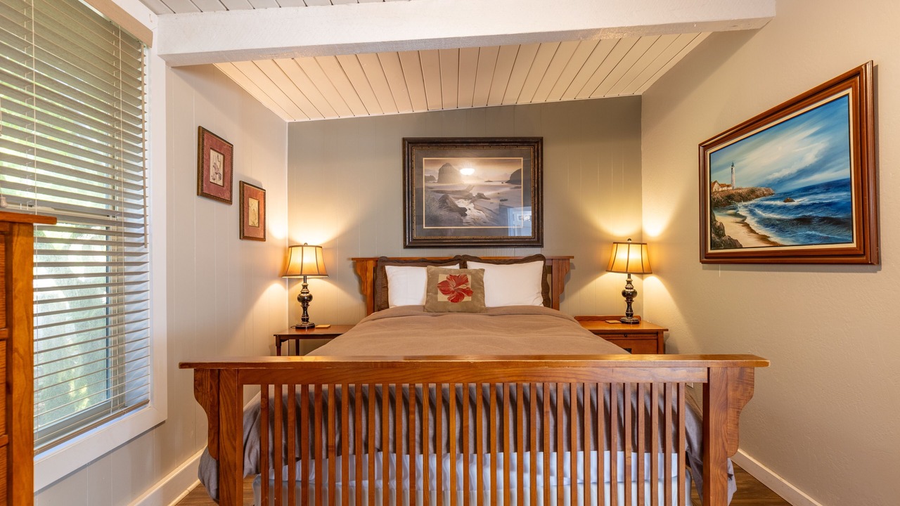 Photo of Bedroom in Lincoln City