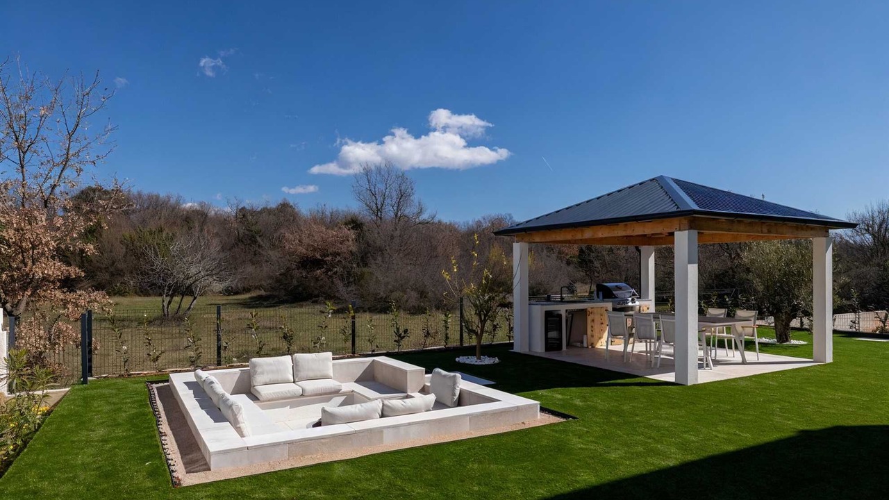Photo of Outdoor in Linardici