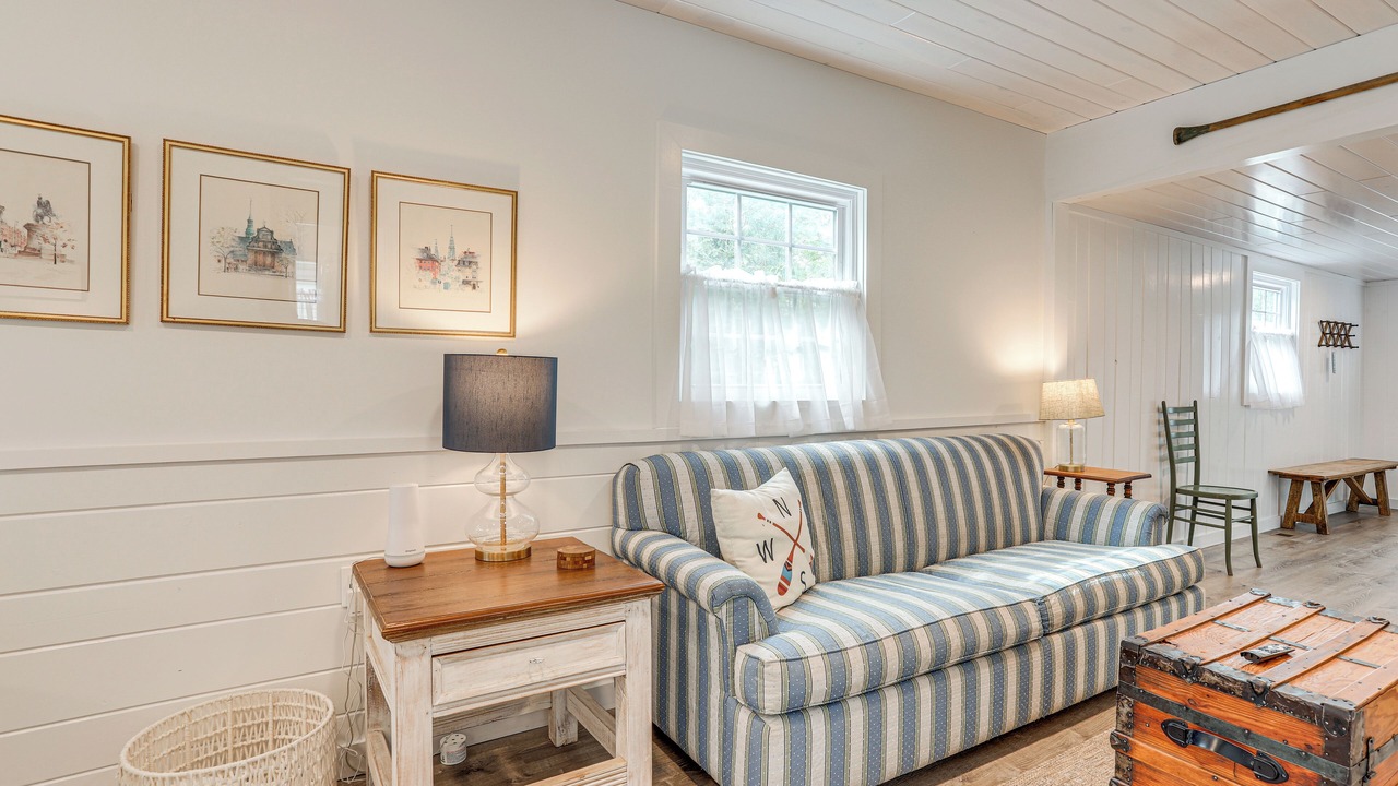 Photo of Livingroom in Ashville