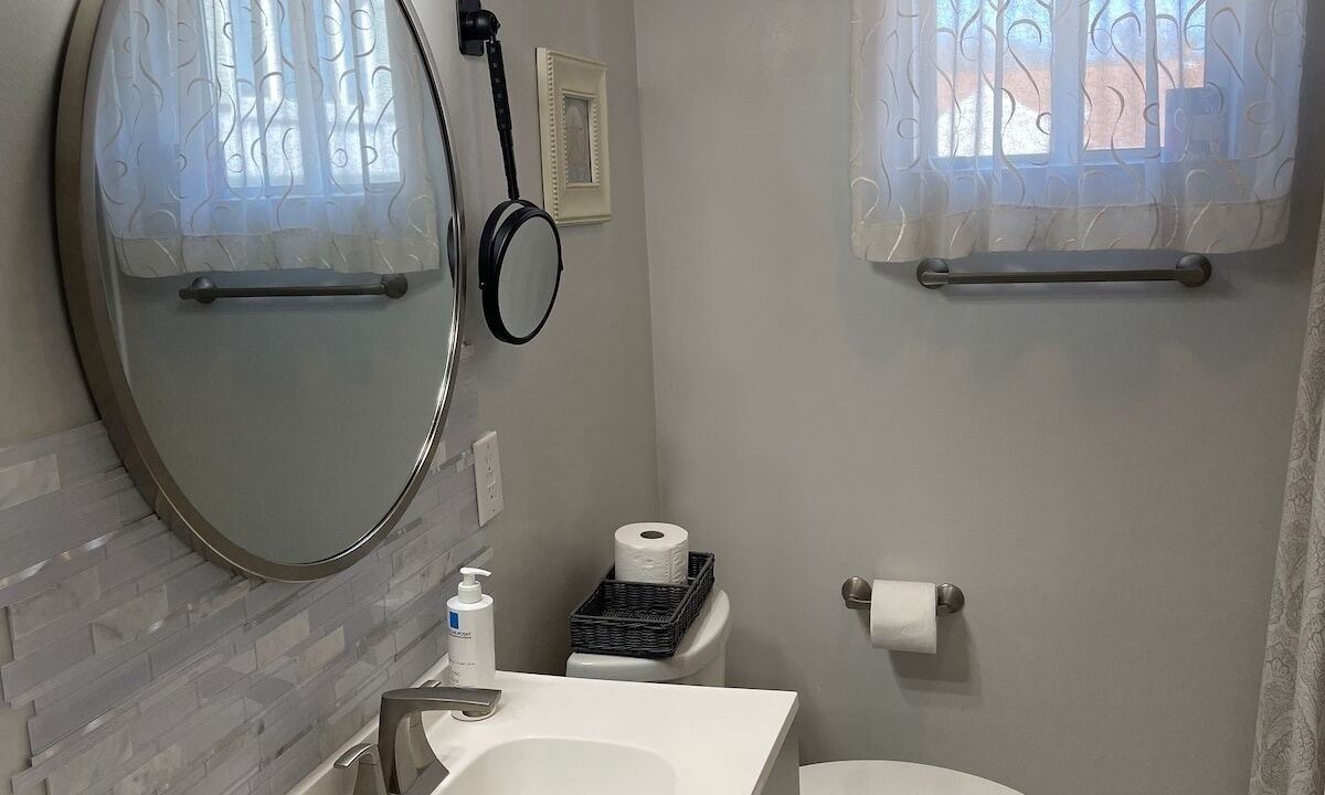 Photo of Bathroom in Natrona
