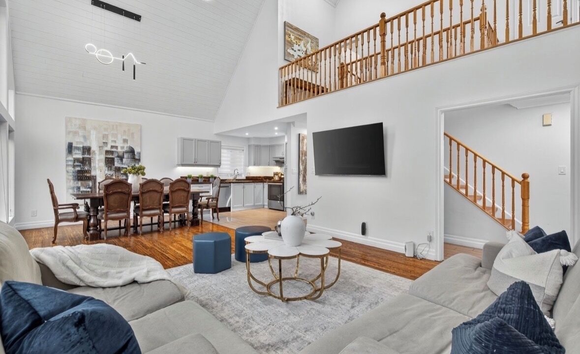 Photo of Livingroom in Richmond Hill