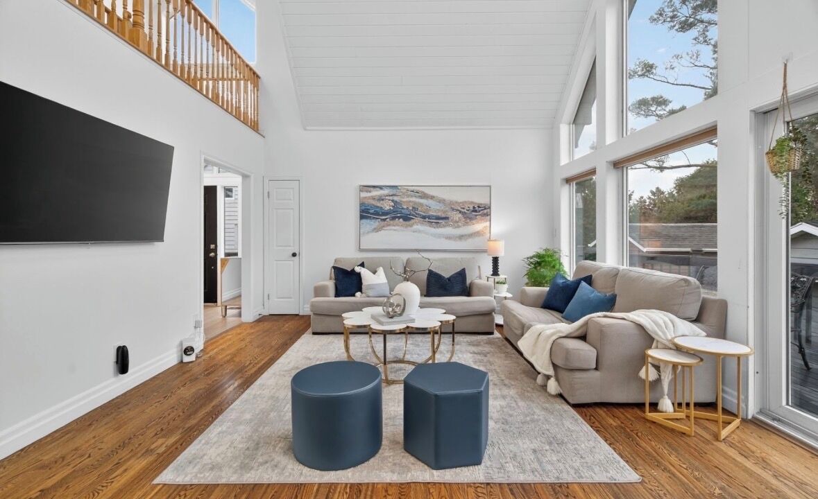 Photo of Livingroom in Richmond Hill