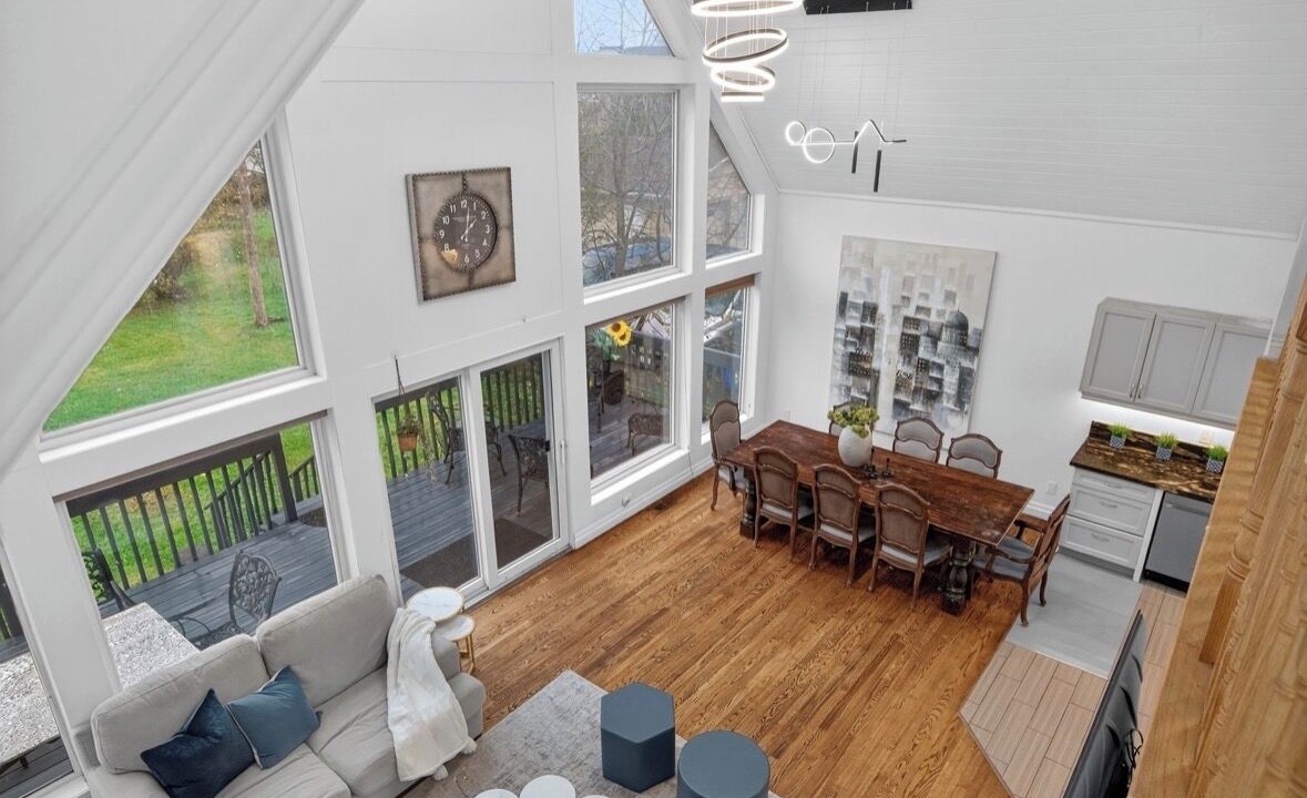 Photo of Livingroom in Richmond Hill