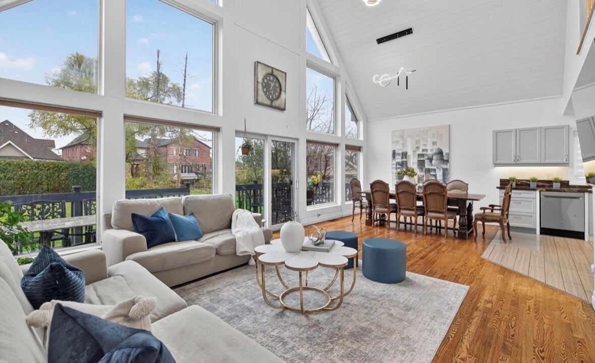 Photo of Livingroom in Richmond Hill