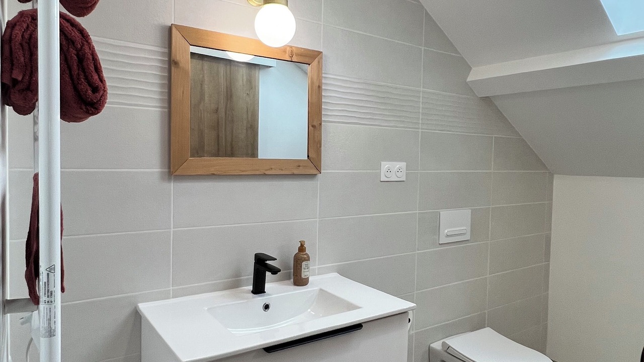 Photo of Bathroom in Gap