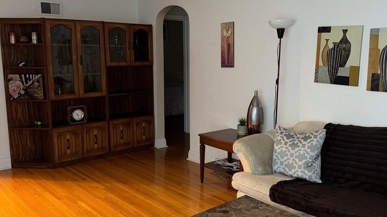 Photo of Livingroom in Gonor Station
