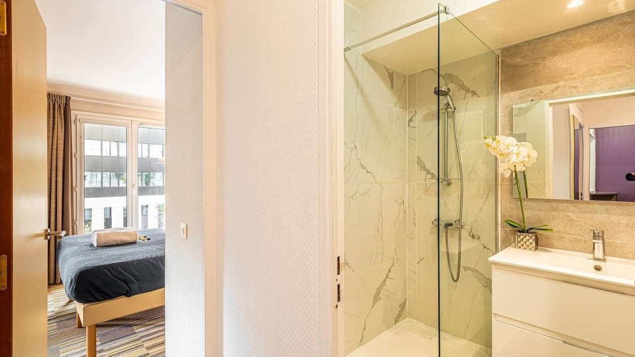 Photo of Bathroom in Issy-les-Moulineaux