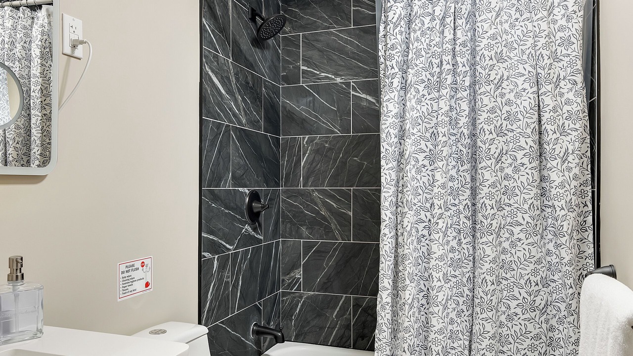 Photo of Bathroom in Hunter