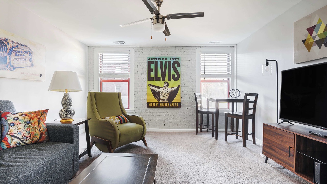 Photo of Livingroom in Chatham-Arch