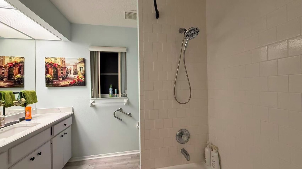Photo of Bathroom in Venice Gardens